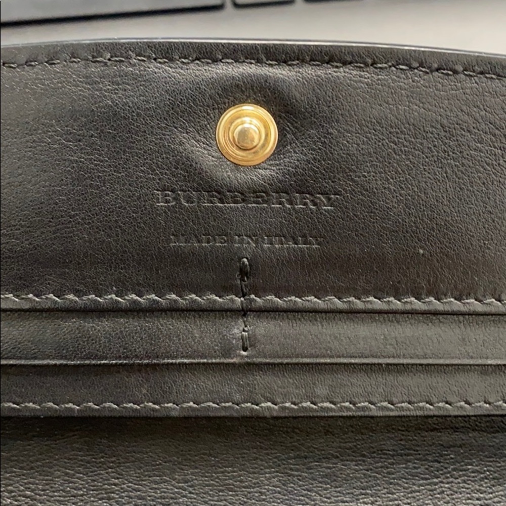 Burberry - Picture 3 of 7